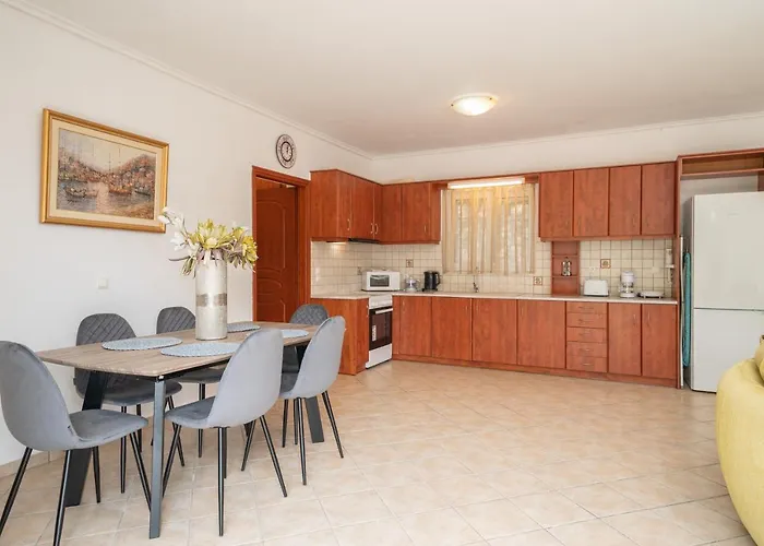 Faos Luxury Apartment