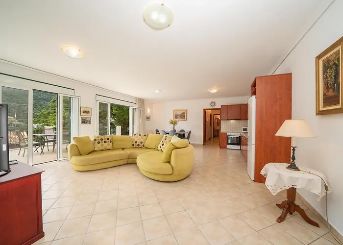 Faos Luxury Apartment *