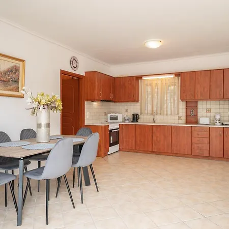 Faos Luxury Apartman