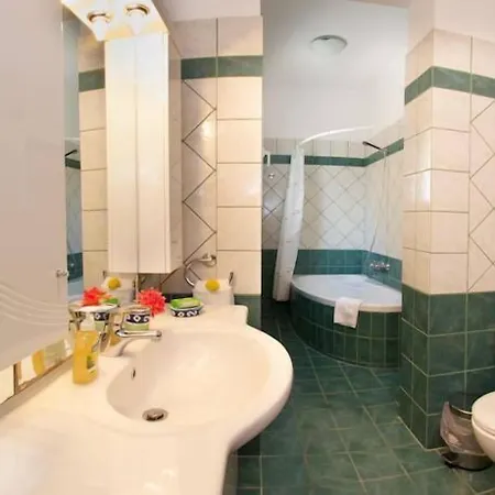 Faos Luxury Apartment *