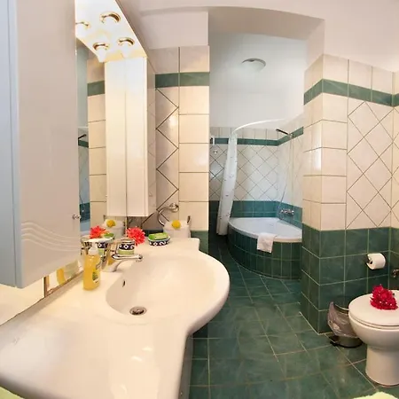 Faos Luxury Apartment *