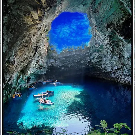 Faos Luxury アパート Agia Efimia