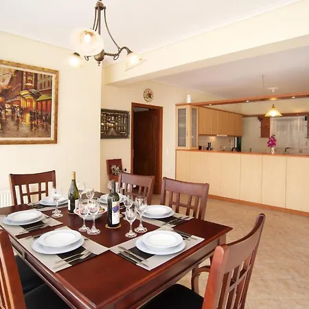 アパート Faos Luxury